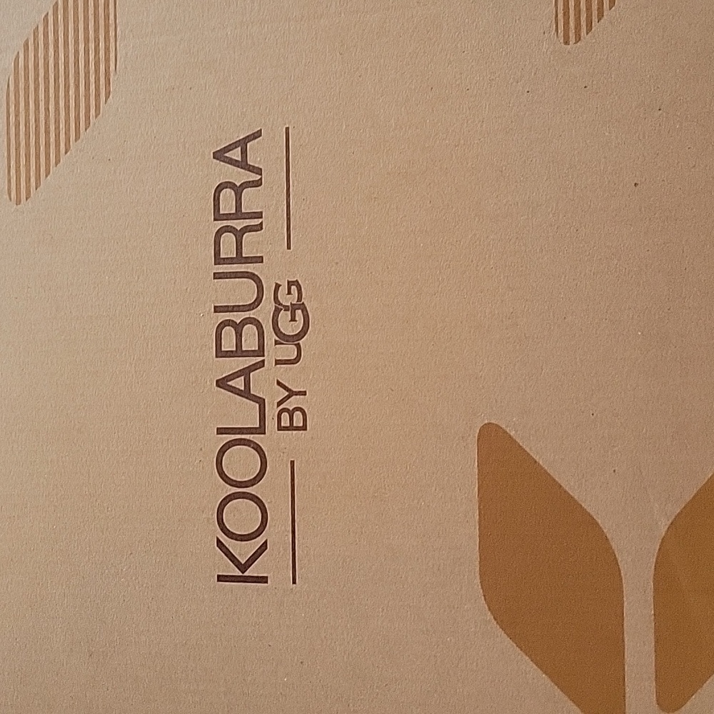 Koolaburra by Ugg victoria girls boots color fandango brand new with tags/box